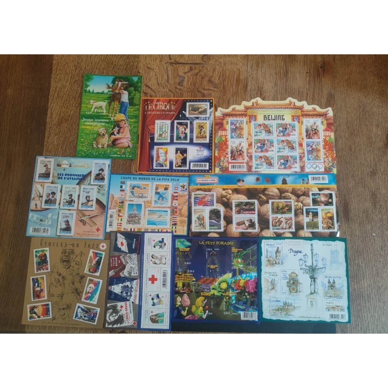 FRANCE LOT 10 BLOCS TIMBRES NEUFS** FACIALE 35,30 AFFRANCHISSEMENT OU COLLECTION