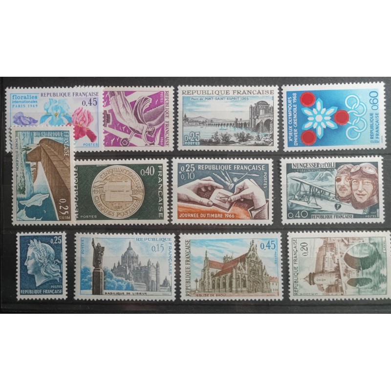 FRANCE LOT TIMBRES ANNEES '60 neufs** LUXE MNH STAMPS J026