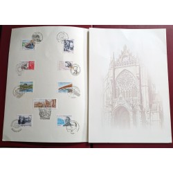DOCUMENT TIMBRES ET BLOCS 2011 EMISSIONS 1° JOUR SOUVENIR PHILATELIQUE TB