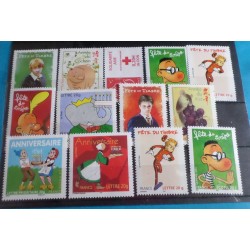 LOT 18 TIMBRES NEUFS**...